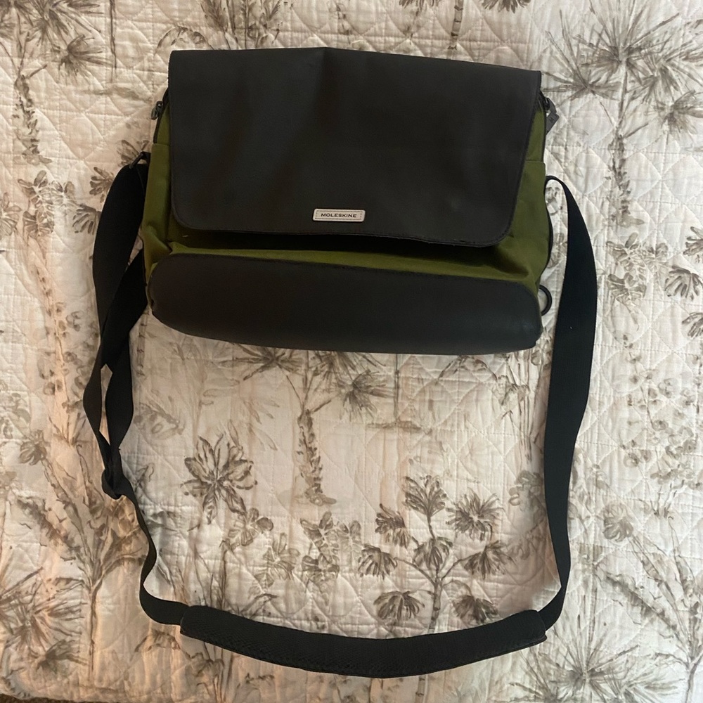 Moleskine messenger bag